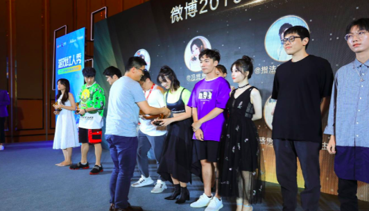 Miss荣获2019十大影响力游戏主播 中国女子电竞第一人果然不是盖的