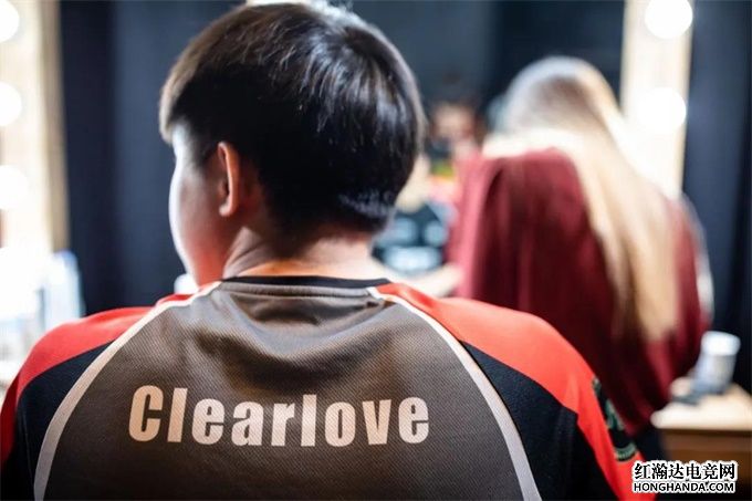 LPL001号选手厂长复出 Clearlove正式官宣回归